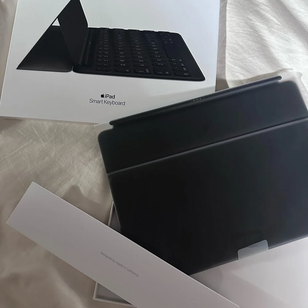 Apple sleek typing
